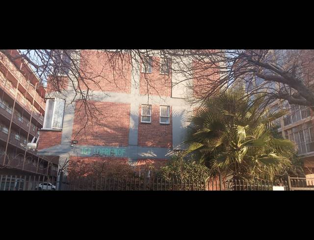 3 BEDROOM FLAT FOR SALE IN PRETORIA WEST